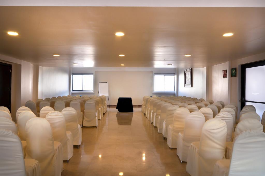 Imperio De Angeles Executive Leon Poliforum Exteriör bild