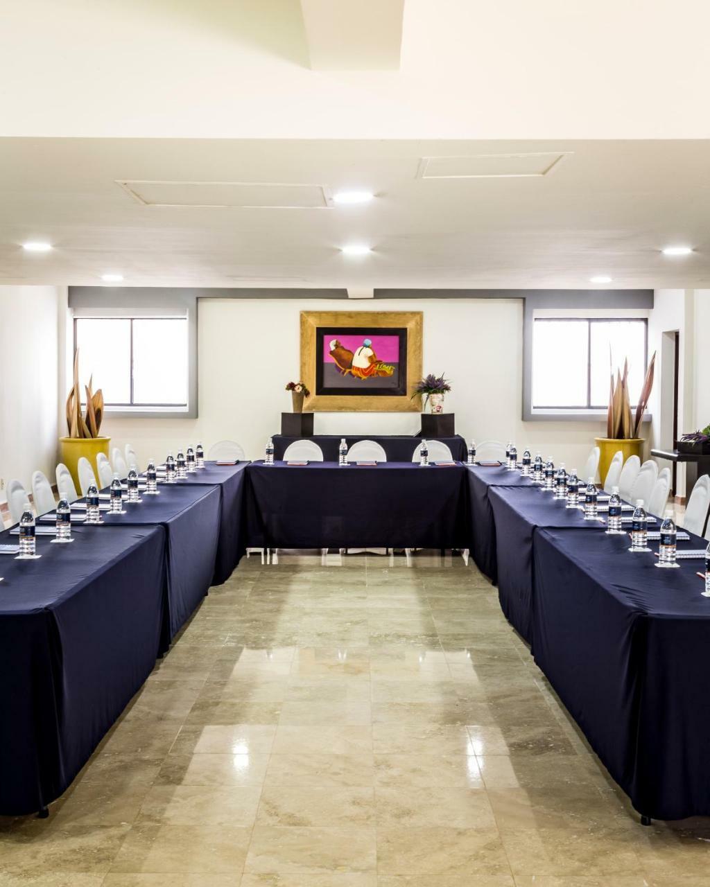 Imperio De Angeles Executive Leon Poliforum Exteriör bild
